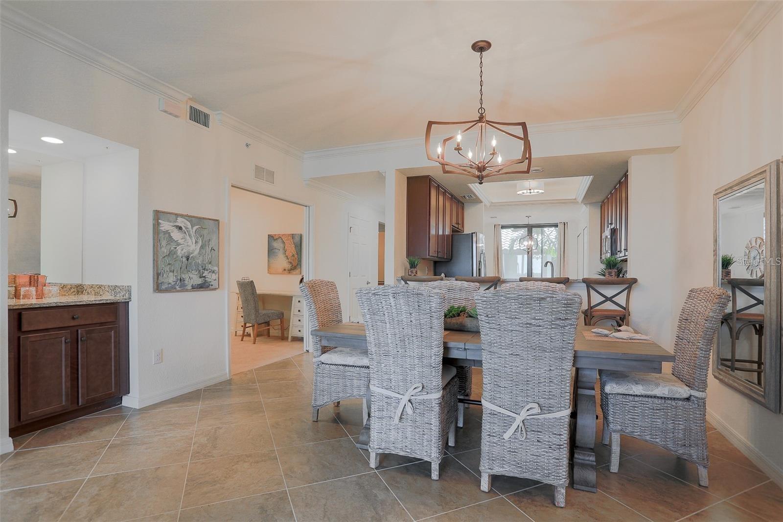 Image 14 of 31 For 5507 Palmer Circle 105