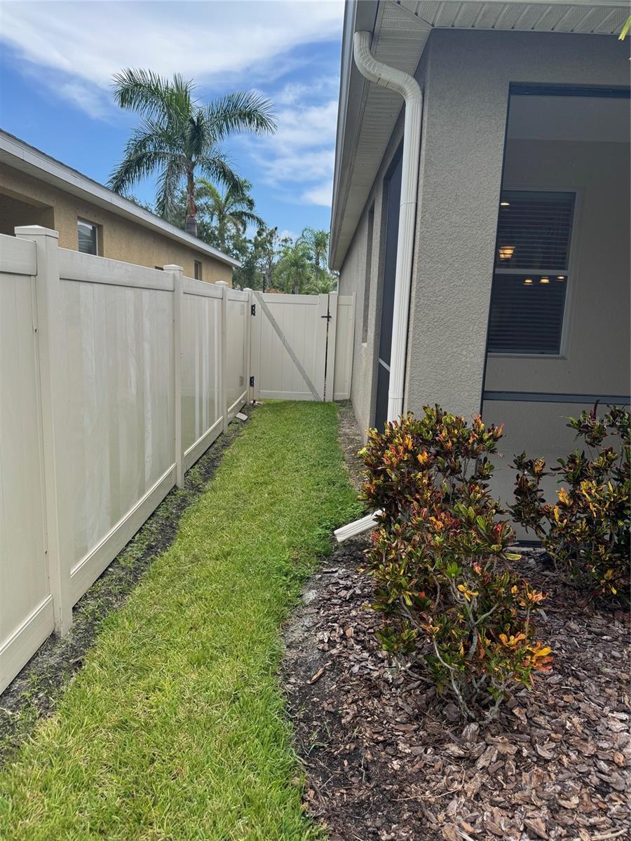 Image 12 of 23 For 8302 Karpeal Drive