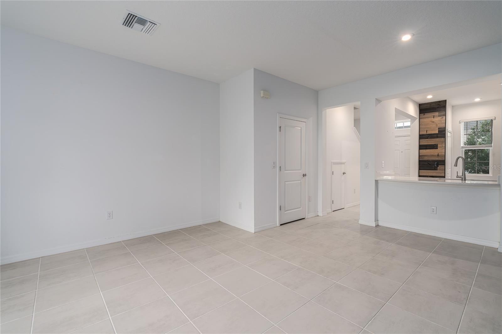 Image 7 of 39 For 6329 Fairmont Lane