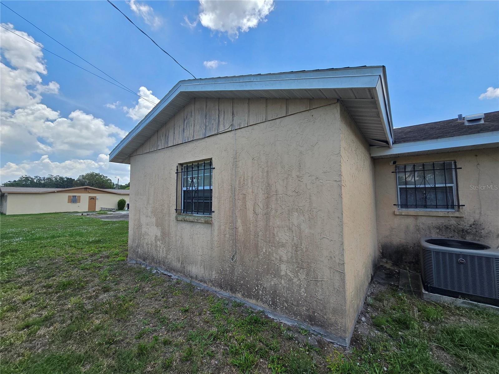 Image 2 of 9 For 924 31st Street E