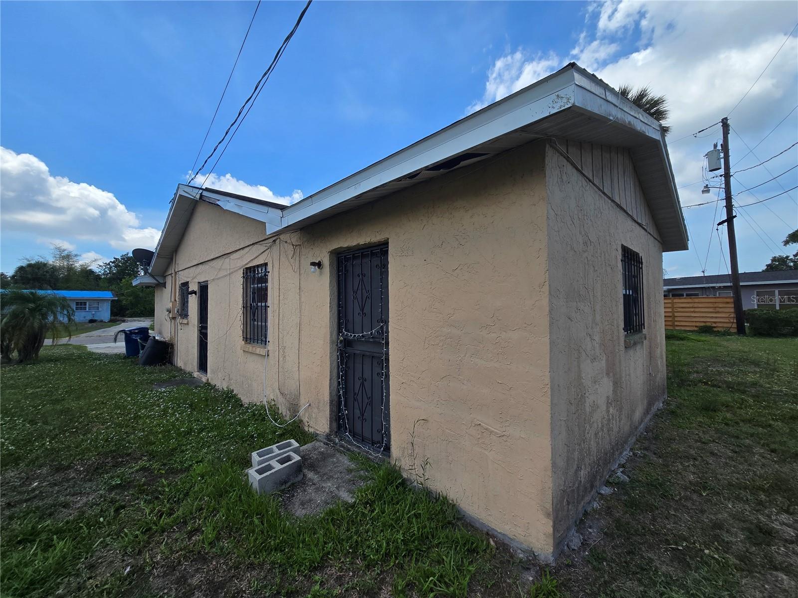 Image 4 of 9 For 924 31st Street E