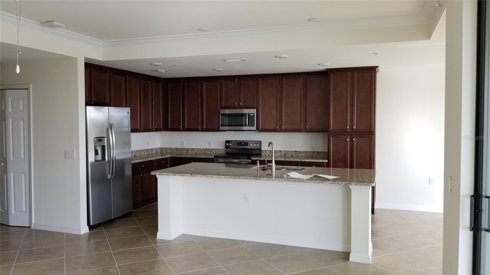 Image 10 of 92 For 17118 Vardon Terrace 307