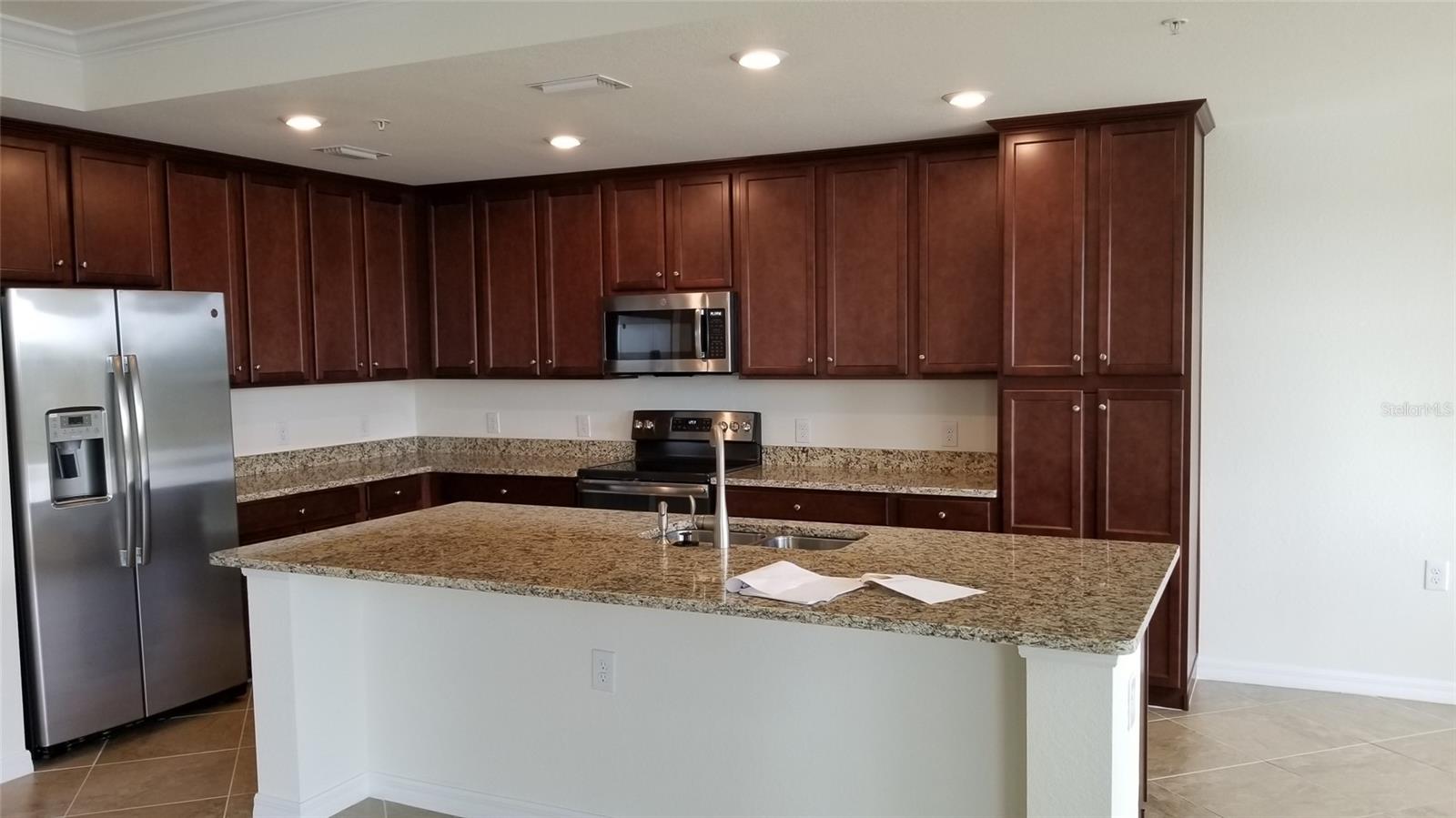Image 2 of 92 For 17118 Vardon Terrace 307