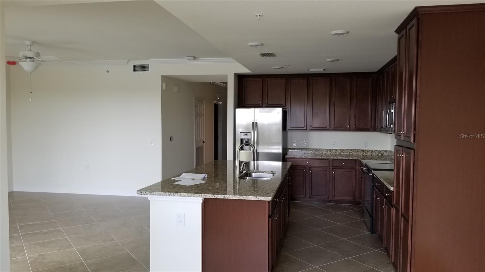 Image 7 of 92 For 17118 Vardon Terrace 307