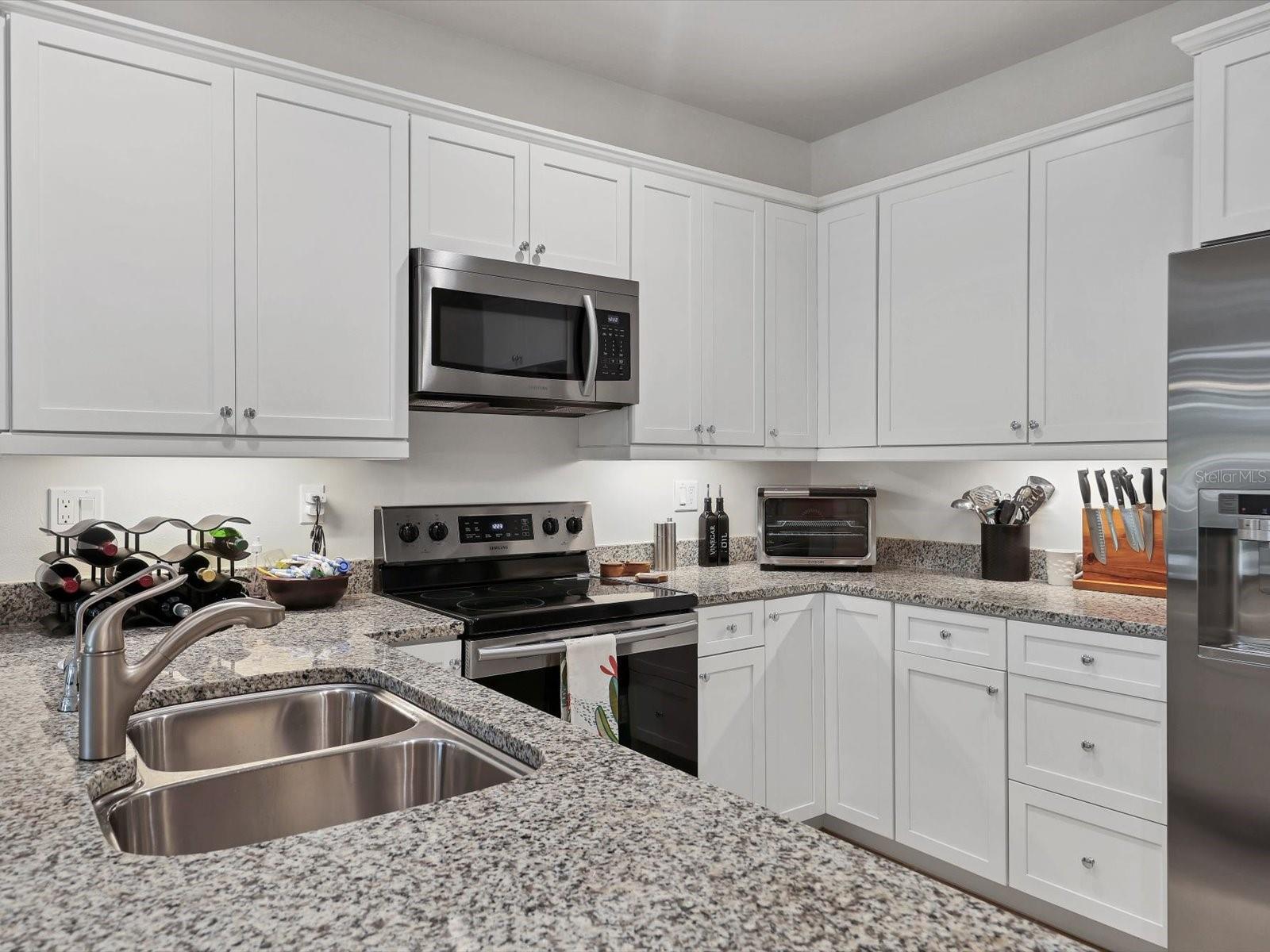 Image 13 of 47 For 525 Orange Avenue 204