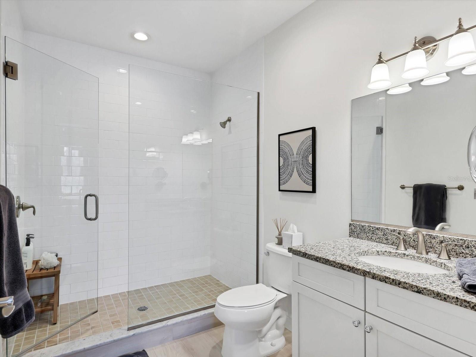 Image 16 of 47 For 525 Orange Avenue 204