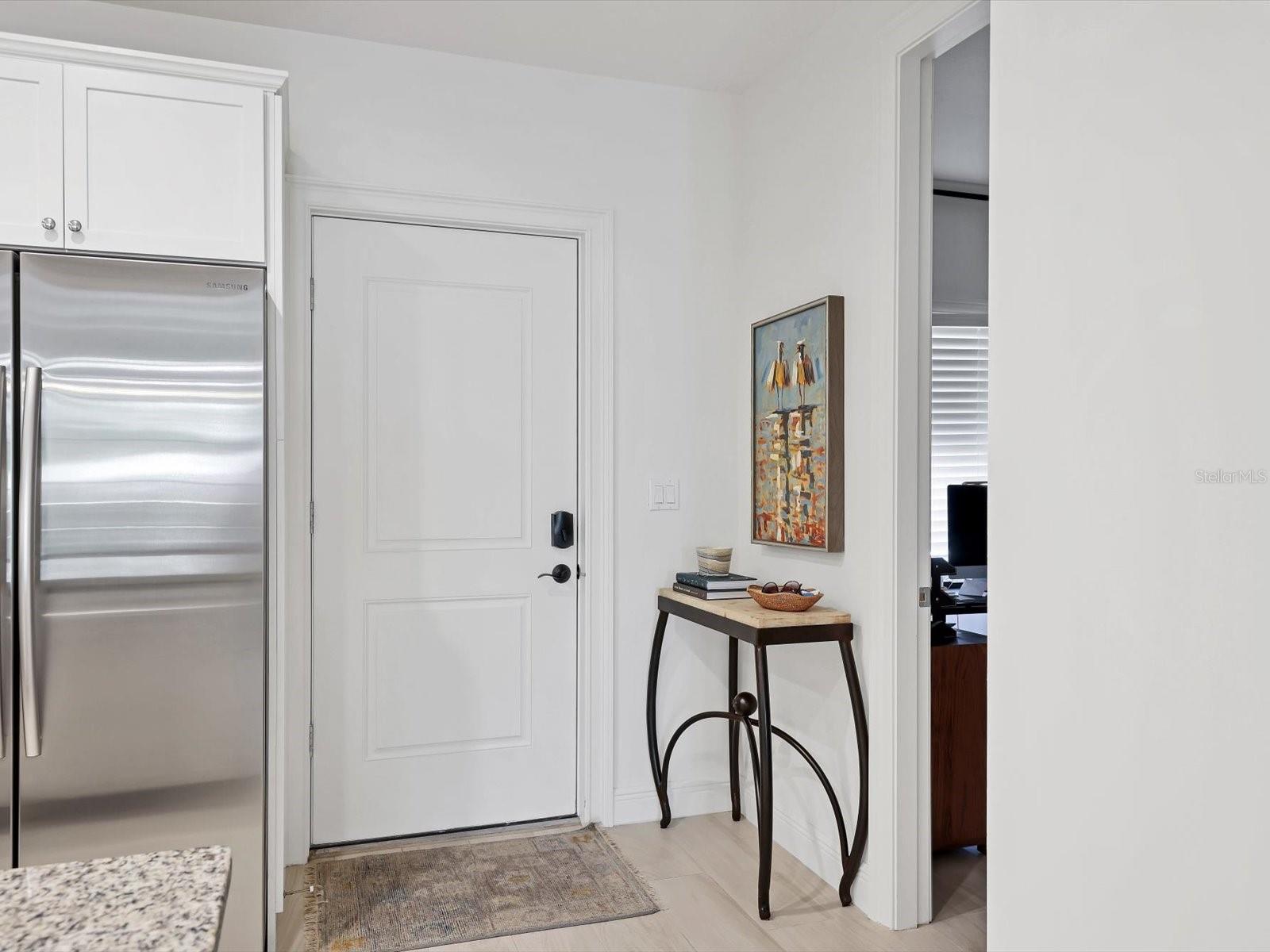 Image 18 of 47 For 525 Orange Avenue 204