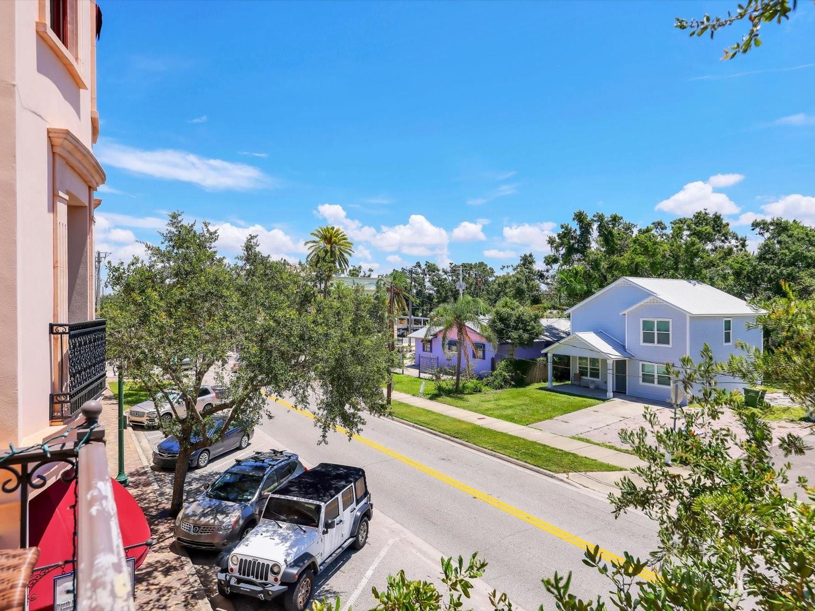 Image 23 of 47 For 525 Orange Avenue 204