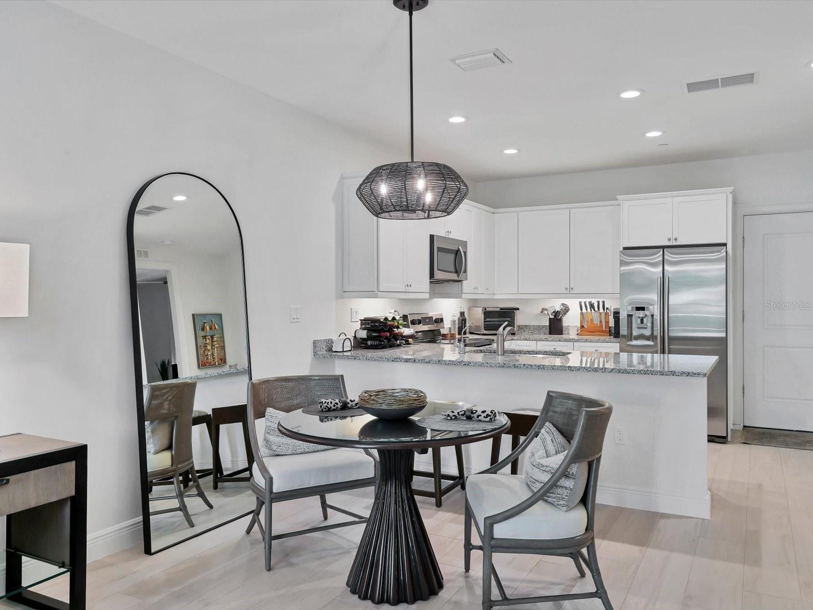 Image 9 of 47 For 525 Orange Avenue 204