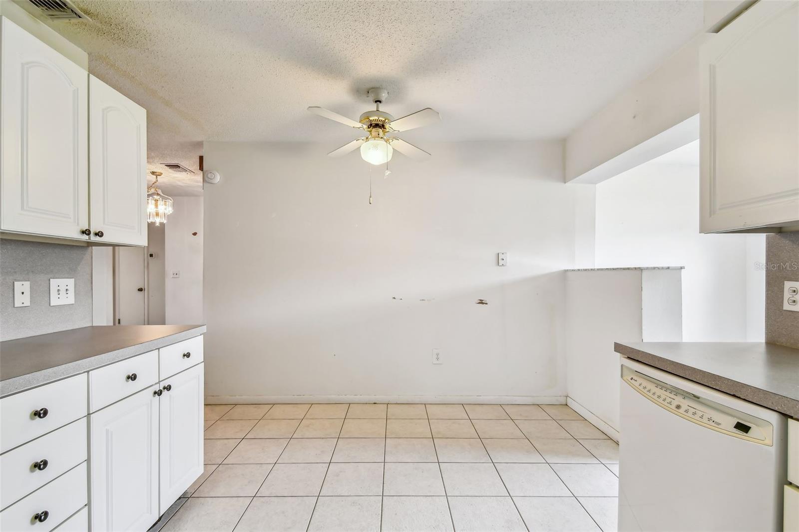 Image 19 of 75 For 5070 Lily Street N