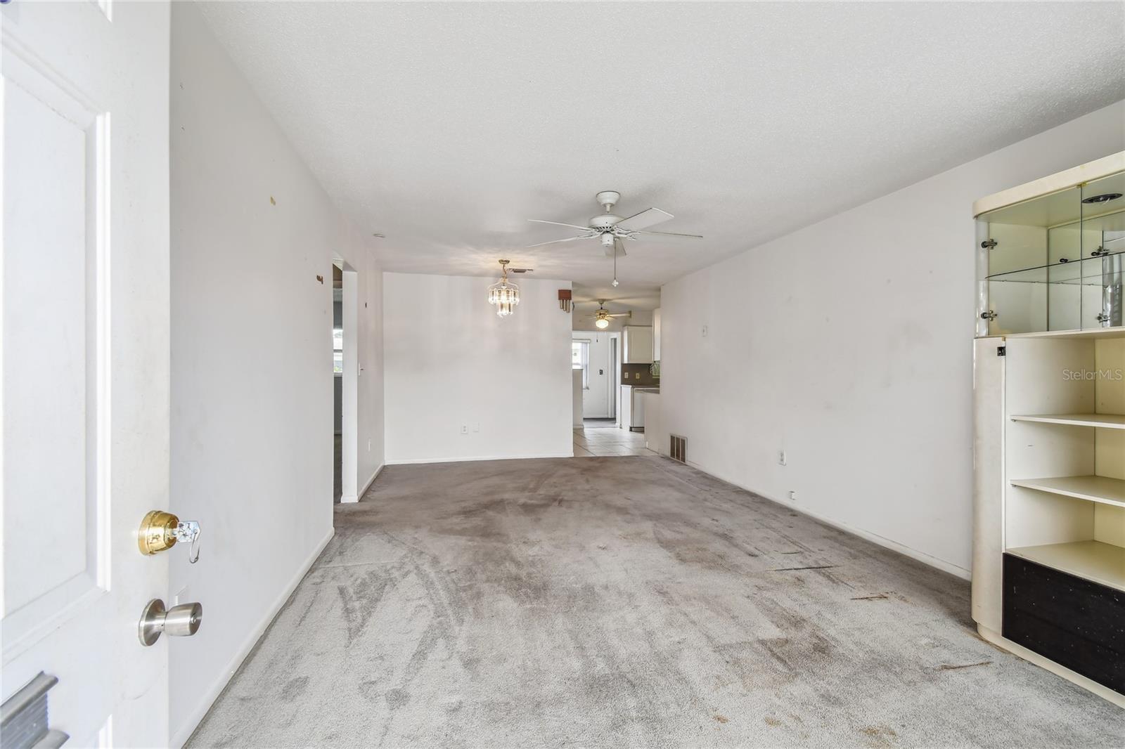 Image 4 of 75 For 5070 Lily Street N