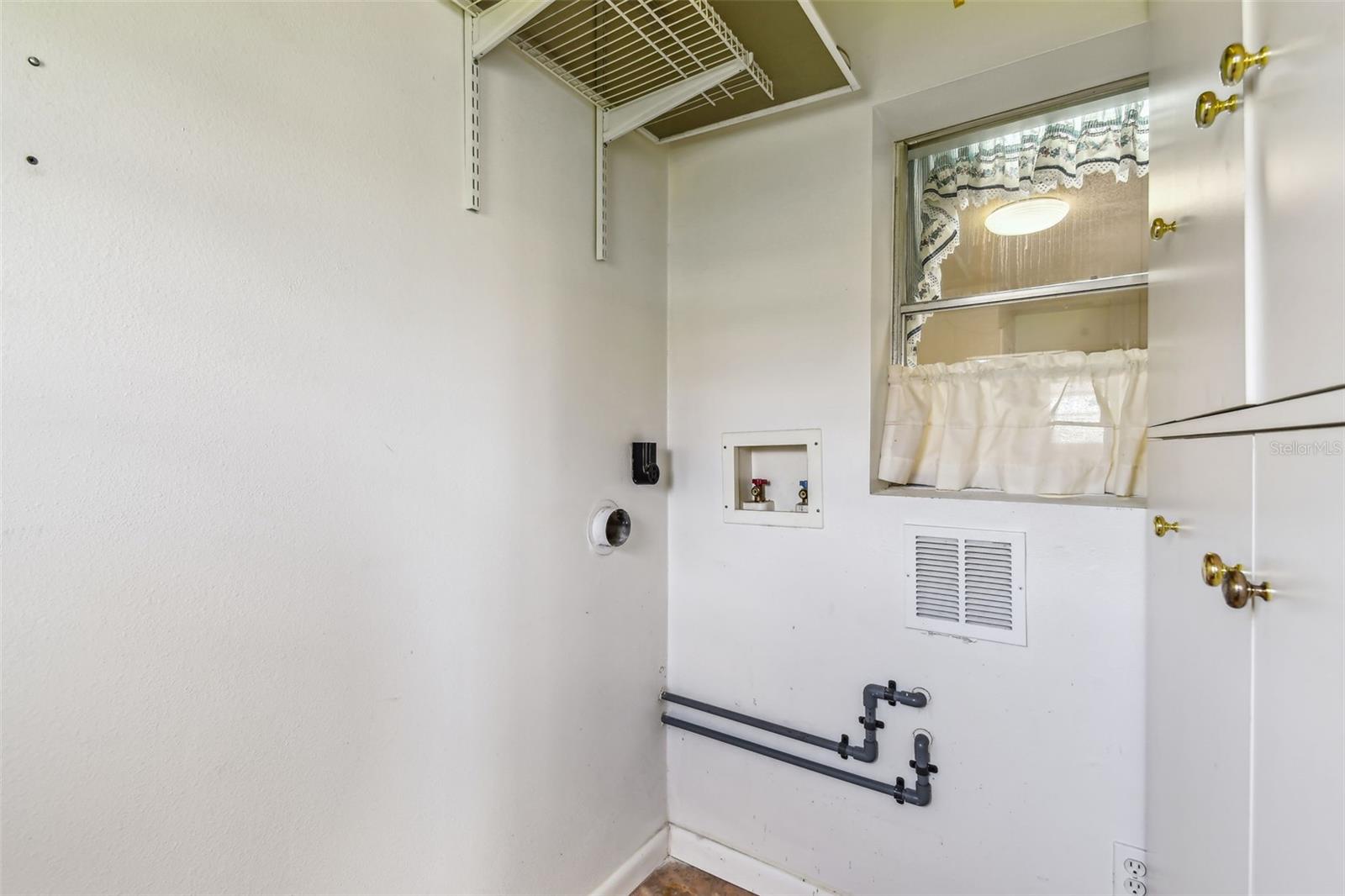 Image 70 of 75 For 5070 Lily Street N