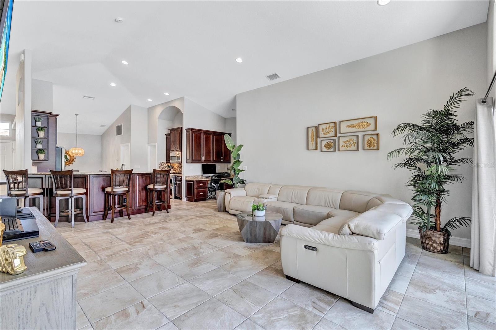 Image 37 of 77 For 12071 Forest Park Circle