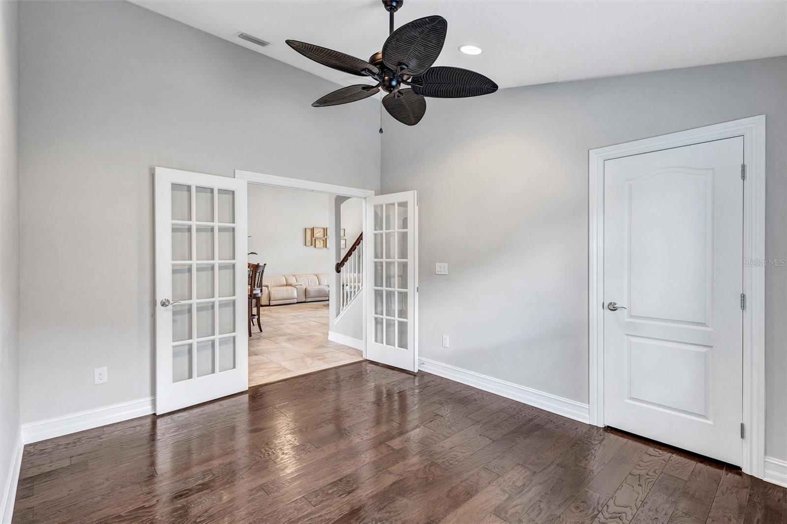 Image 43 of 77 For 12071 Forest Park Circle
