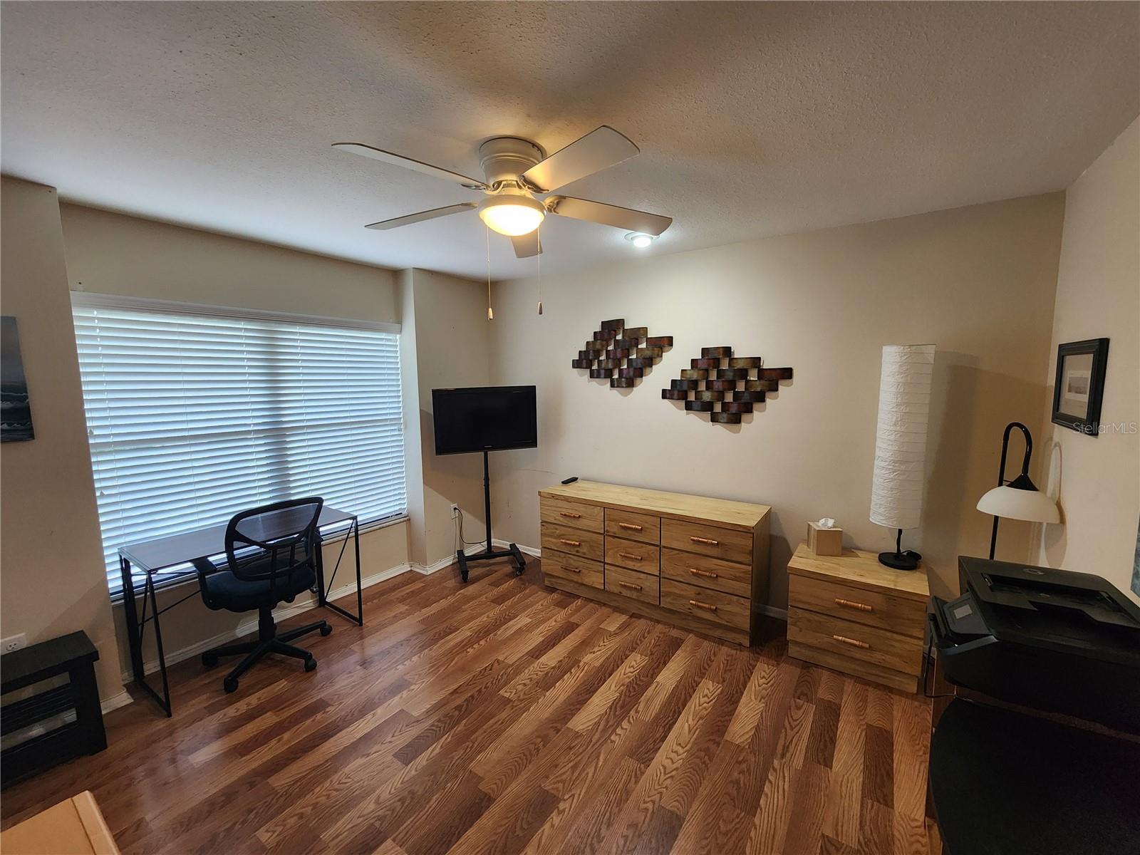 Image 18 of 29 For 948 Beneva Road V25
