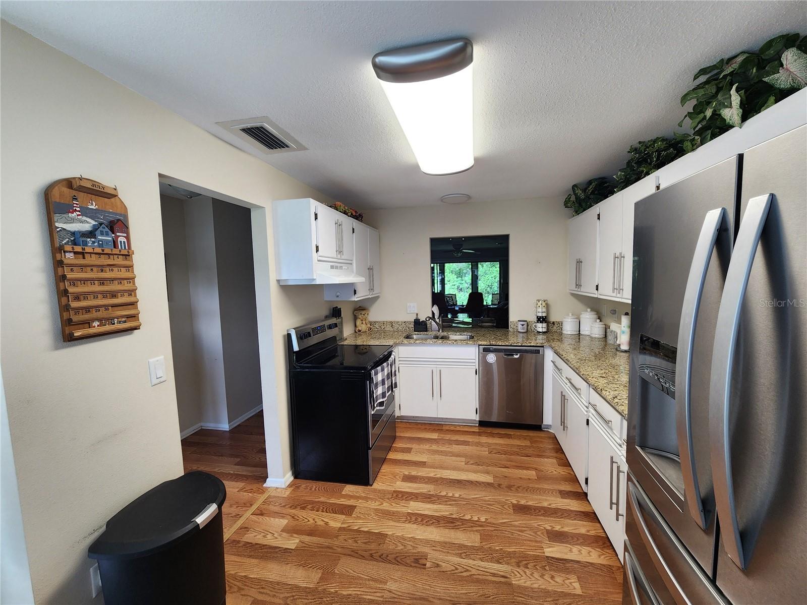 Image 24 of 29 For 948 Beneva Road V25