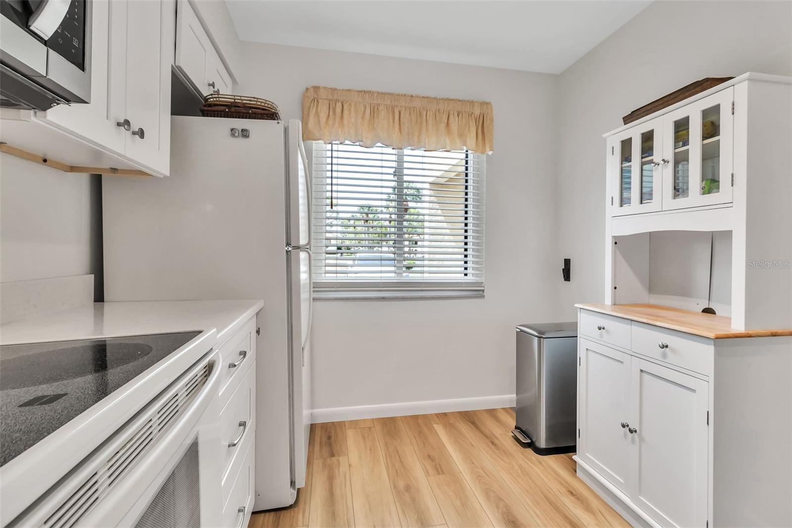 Image 6 of 57 For 5224 Lake Village Drive 67