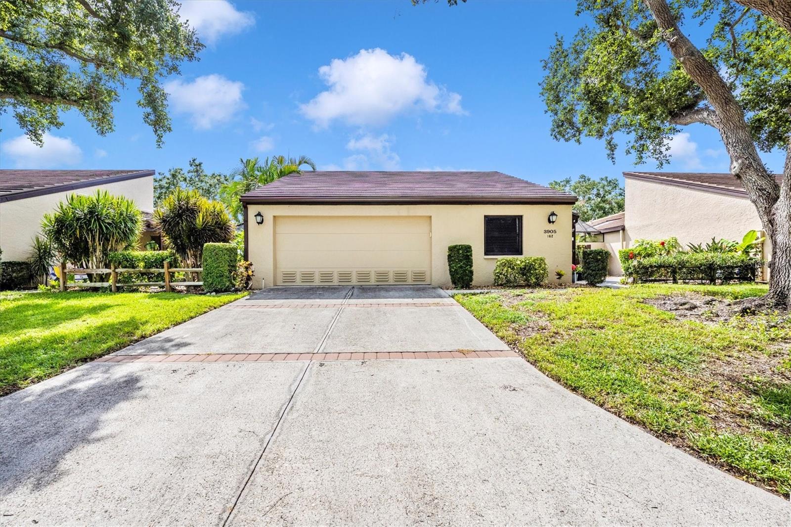 Details for 3905 Glen Oaks Manor Drive, SARASOTA, FL 34232