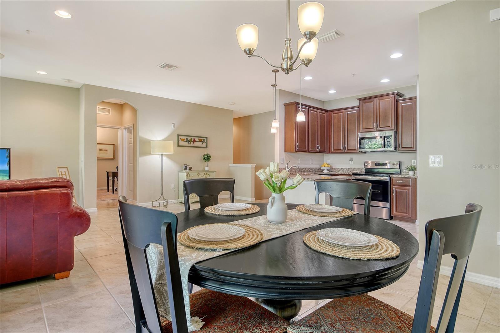 Image 20 of 61 For 116 Navigation Circle 106