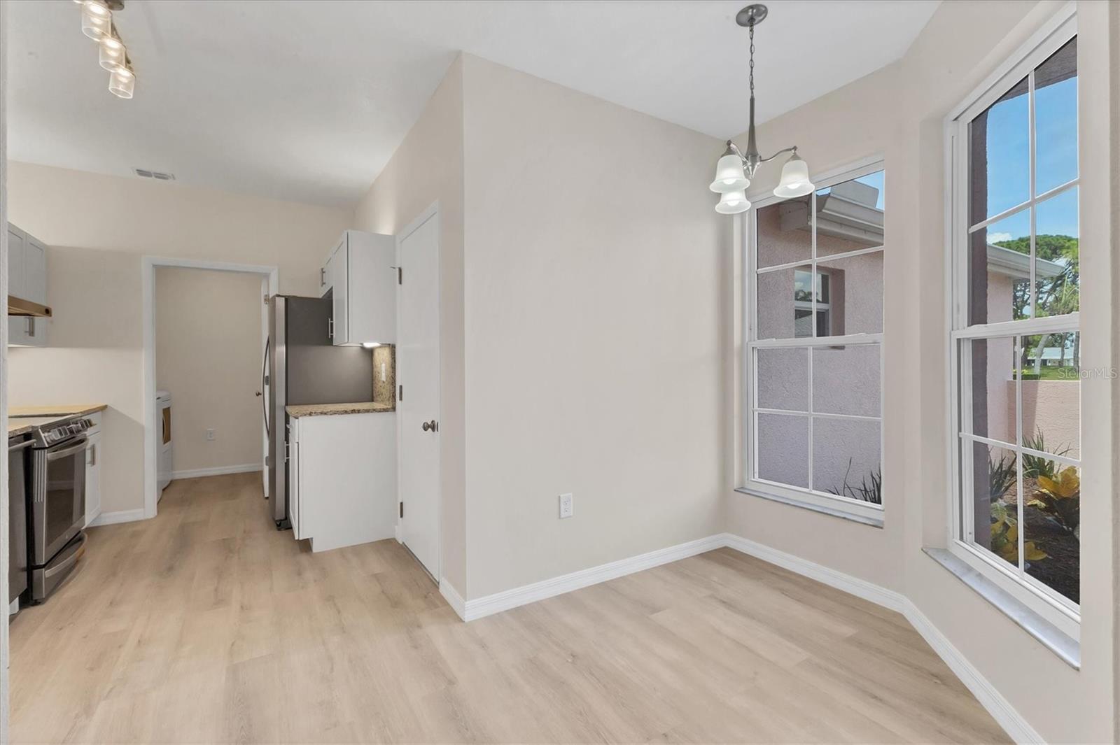 Image 11 of 28 For 4050 Pinebrook Circle 5