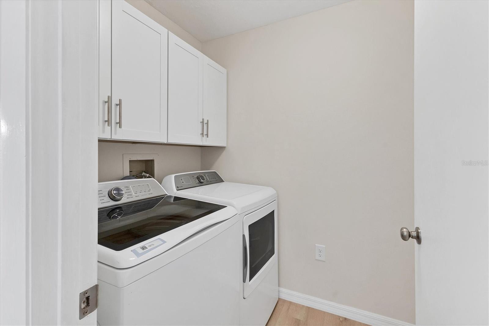 Image 18 of 28 For 4050 Pinebrook Circle 5
