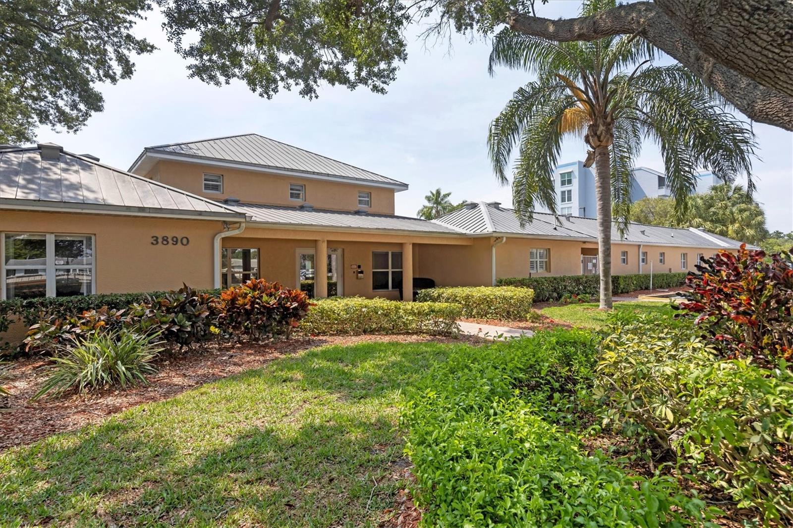 Image 21 of 28 For 4050 Pinebrook Circle 5
