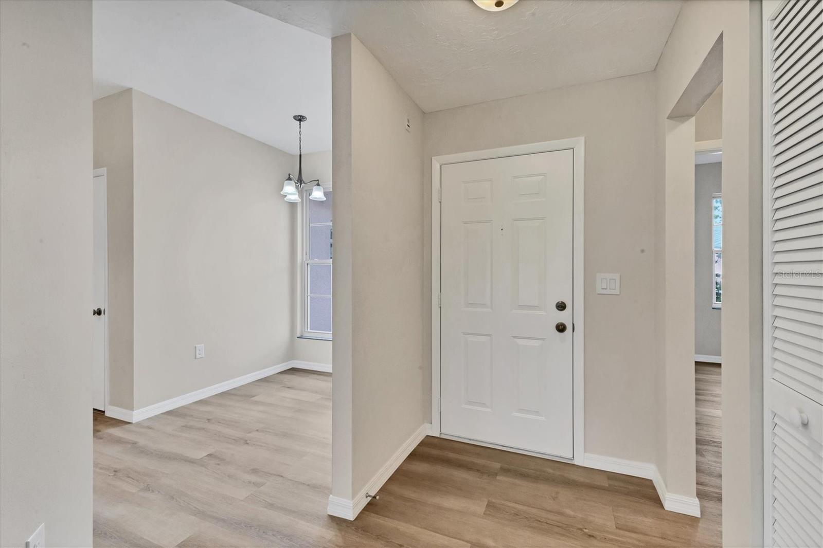 Image 5 of 28 For 4050 Pinebrook Circle 5