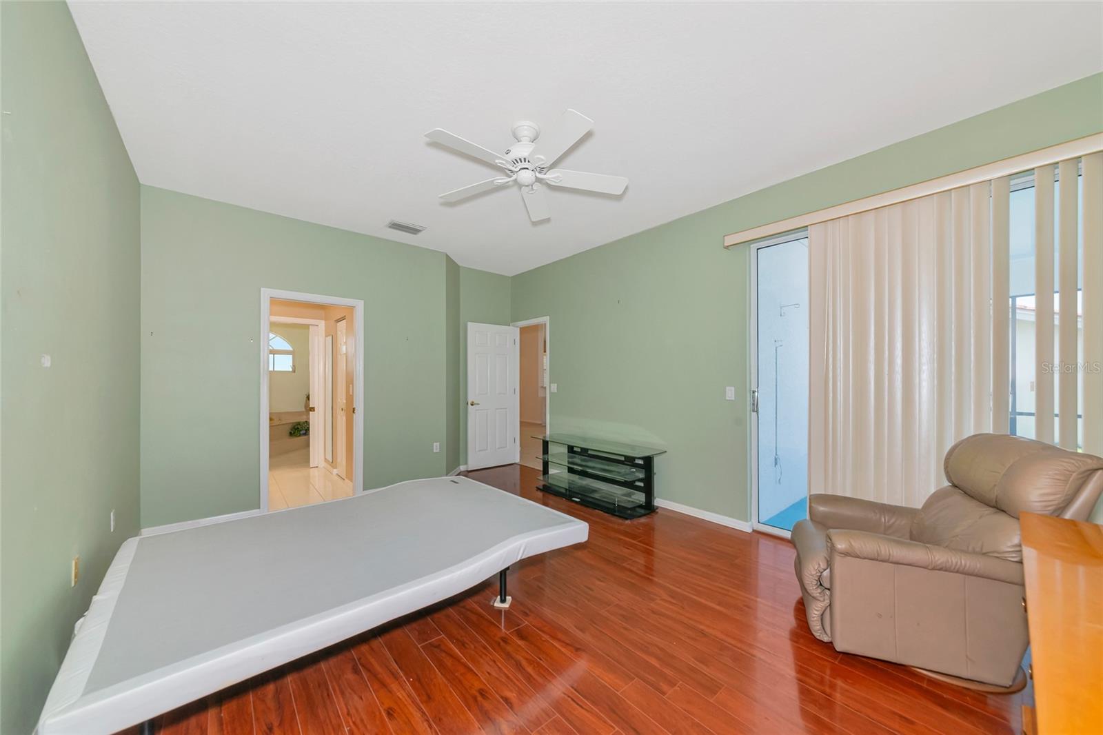 Image 19 of 33 For 4318 Marcott Circle