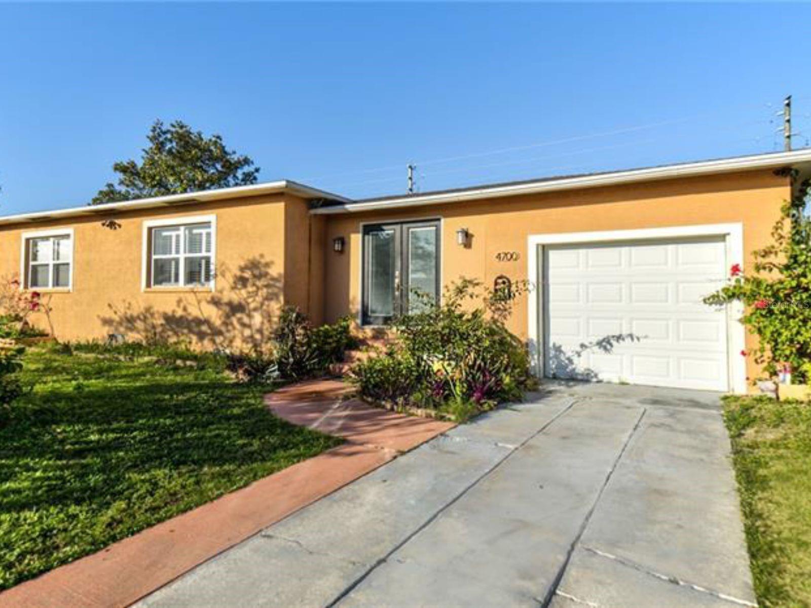 Listing Details for 4700 Mineola Street, BRADENTON, FL 34207