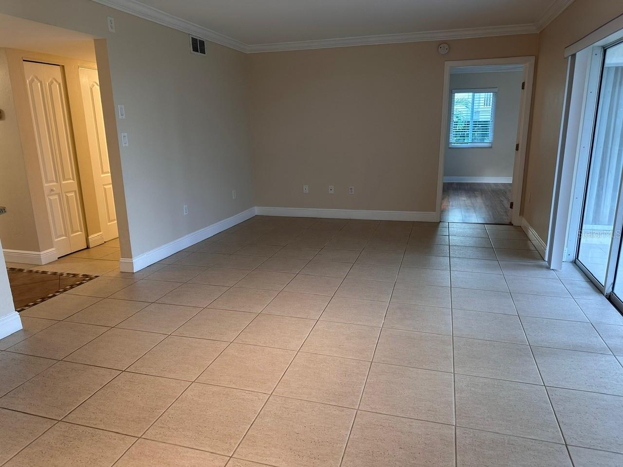 Image 10 of 27 For 1434 Marion Avenue 1