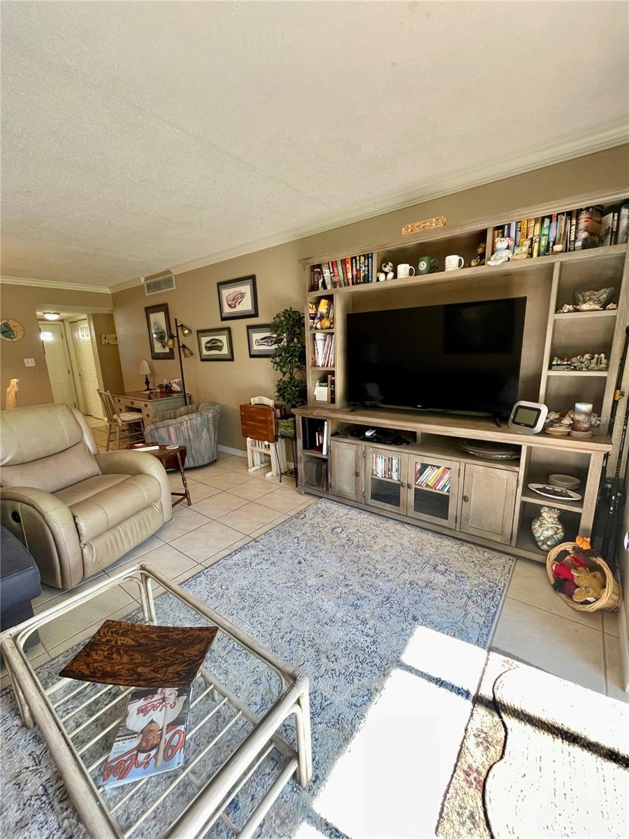 Image 10 of 35 For 912 La Costa Circle Unit 3