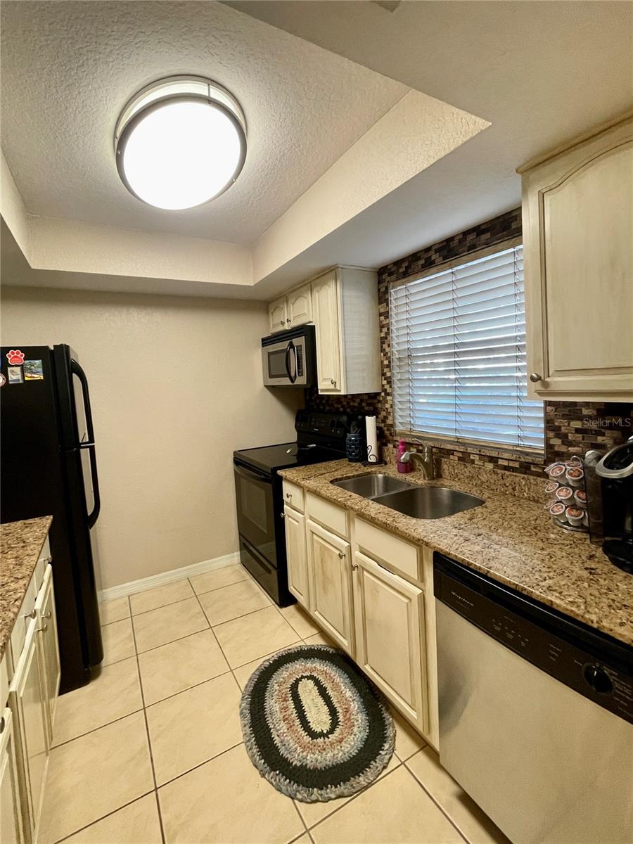 Image 5 of 35 For 912 La Costa Circle Unit 3