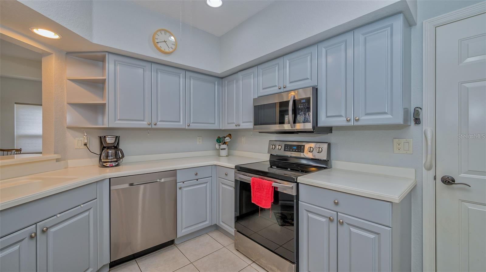 Image 11 of 54 For 7357 Fountain Palm Circle 11-102