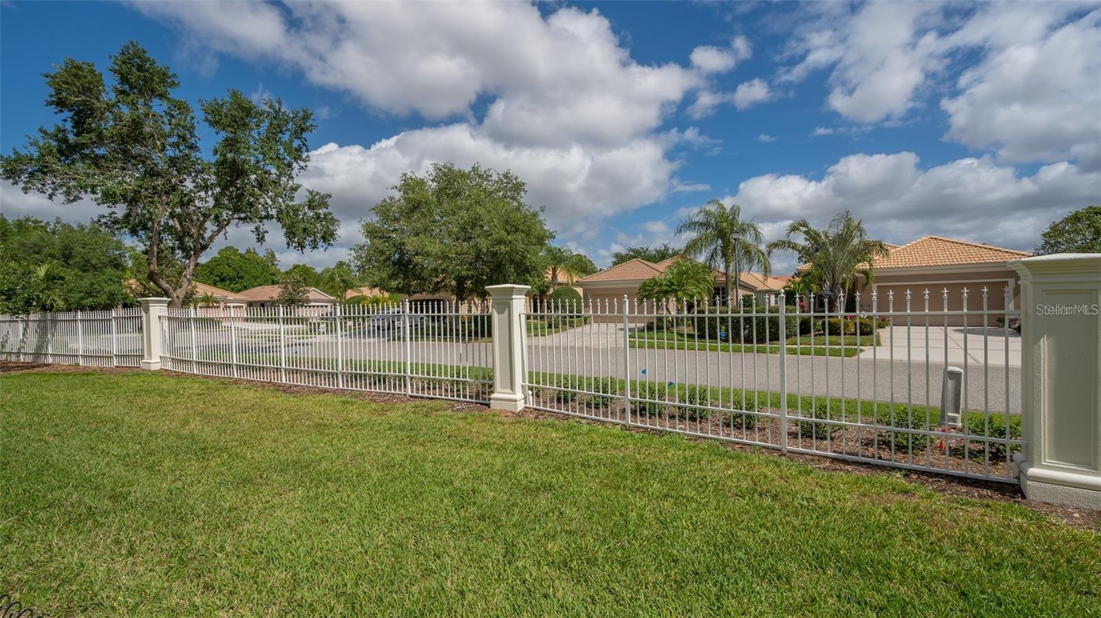 Image 25 of 54 For 7357 Fountain Palm Circle 11-102