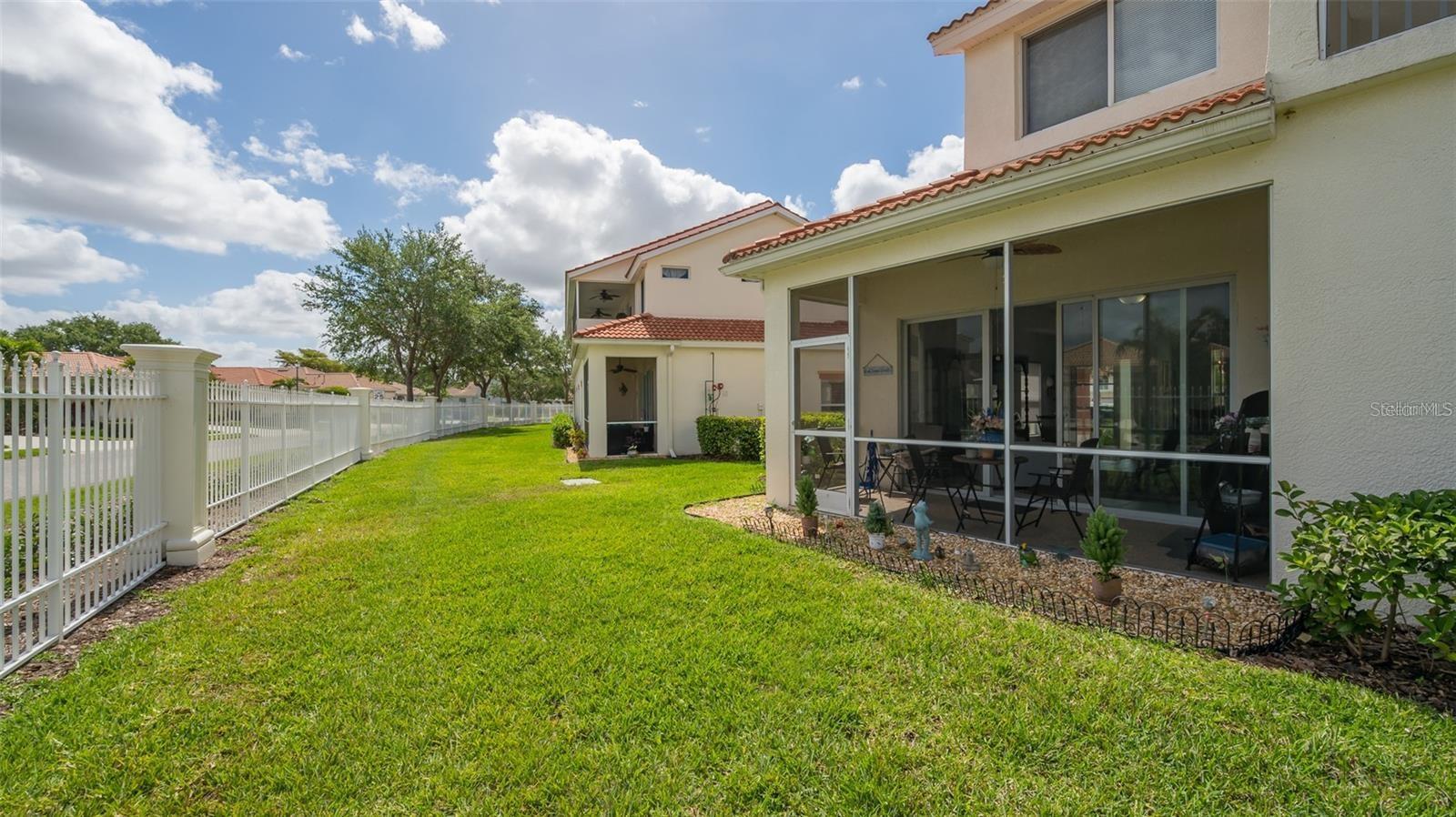 Image 26 of 54 For 7357 Fountain Palm Circle 11-102
