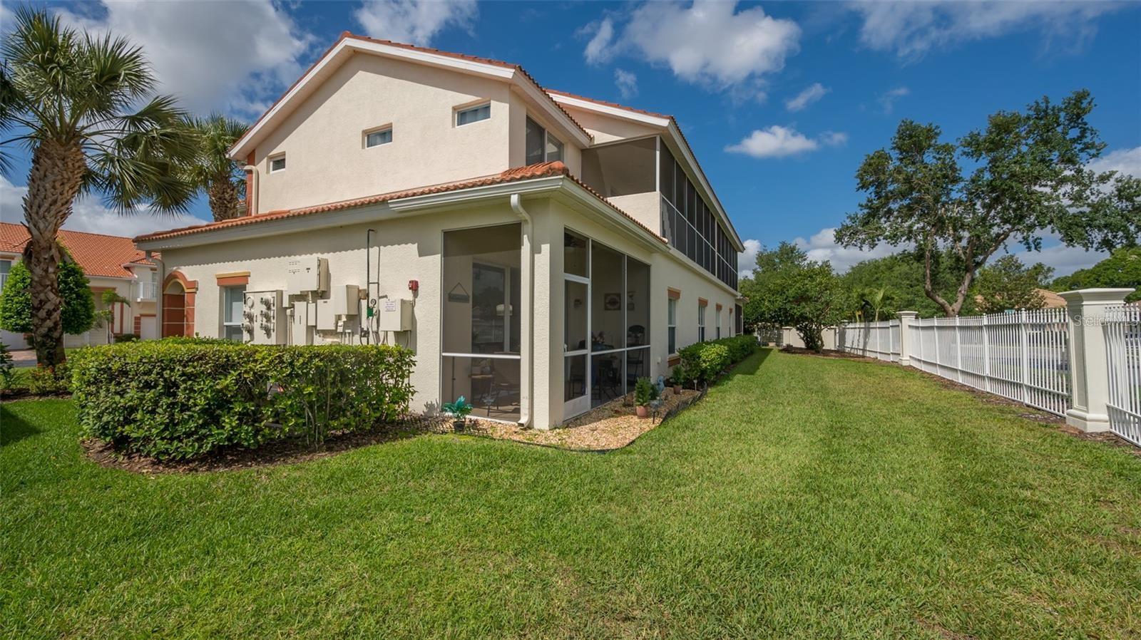 Image 27 of 54 For 7357 Fountain Palm Circle 11-102