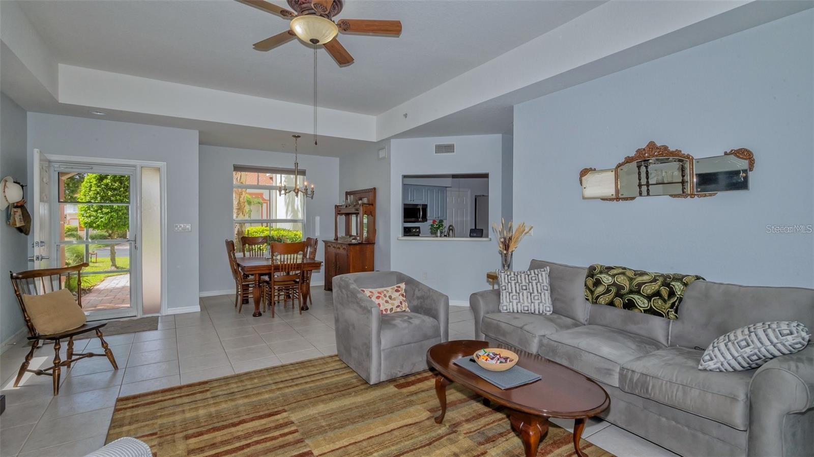 Image 4 of 54 For 7357 Fountain Palm Circle 11-102