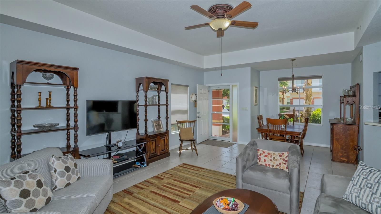 Image 5 of 54 For 7357 Fountain Palm Circle 11-102