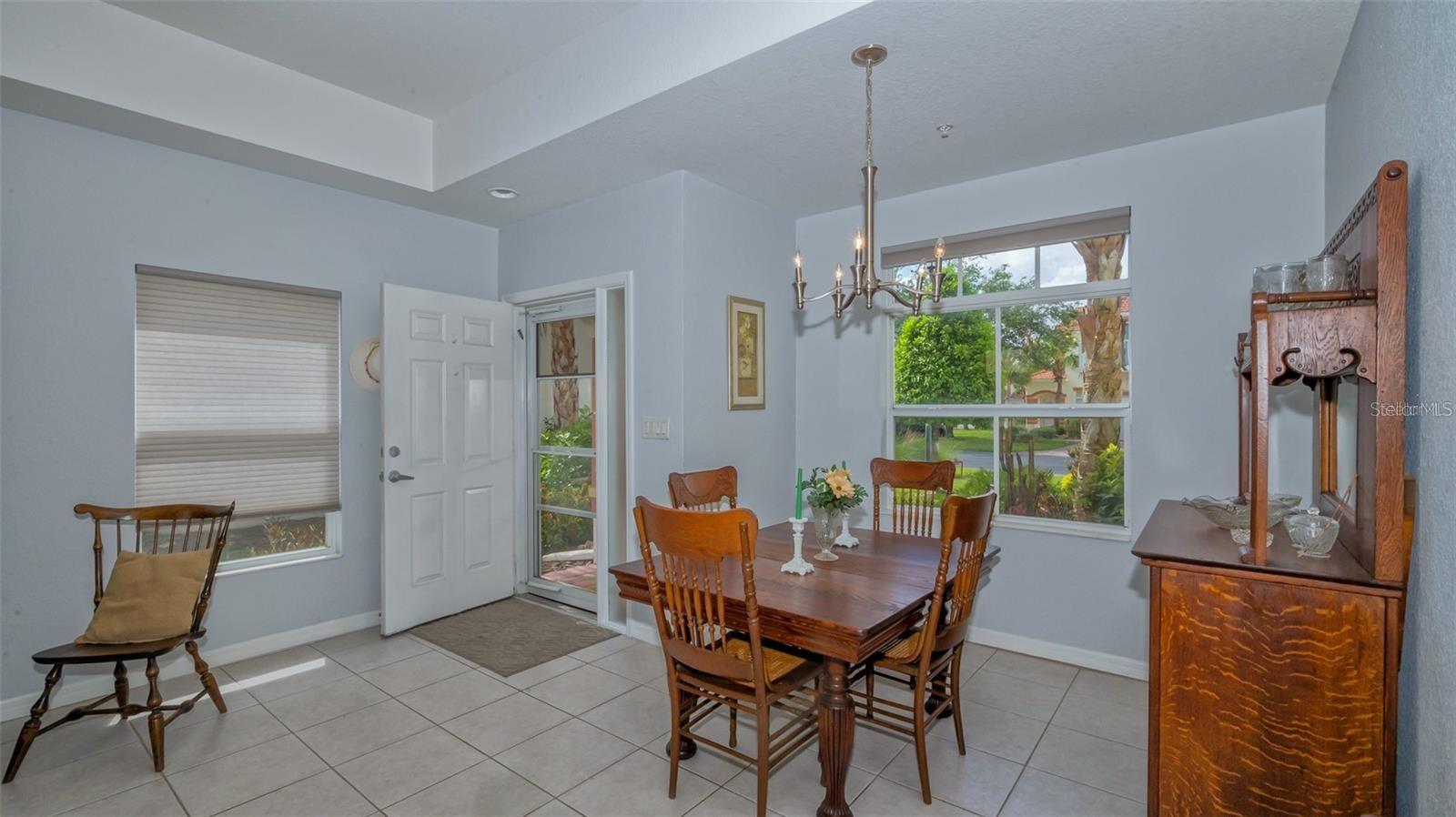 Image 9 of 54 For 7357 Fountain Palm Circle 11-102