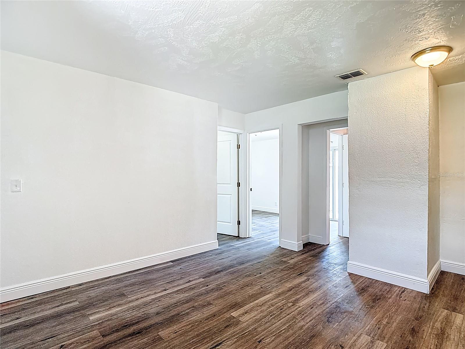 Image 9 of 17 For 1409 College Park Lane