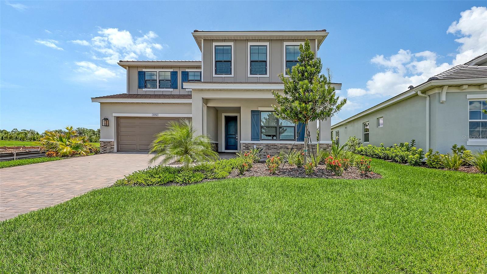 Image 2 of 54 For 2254 Lady Palm Loop