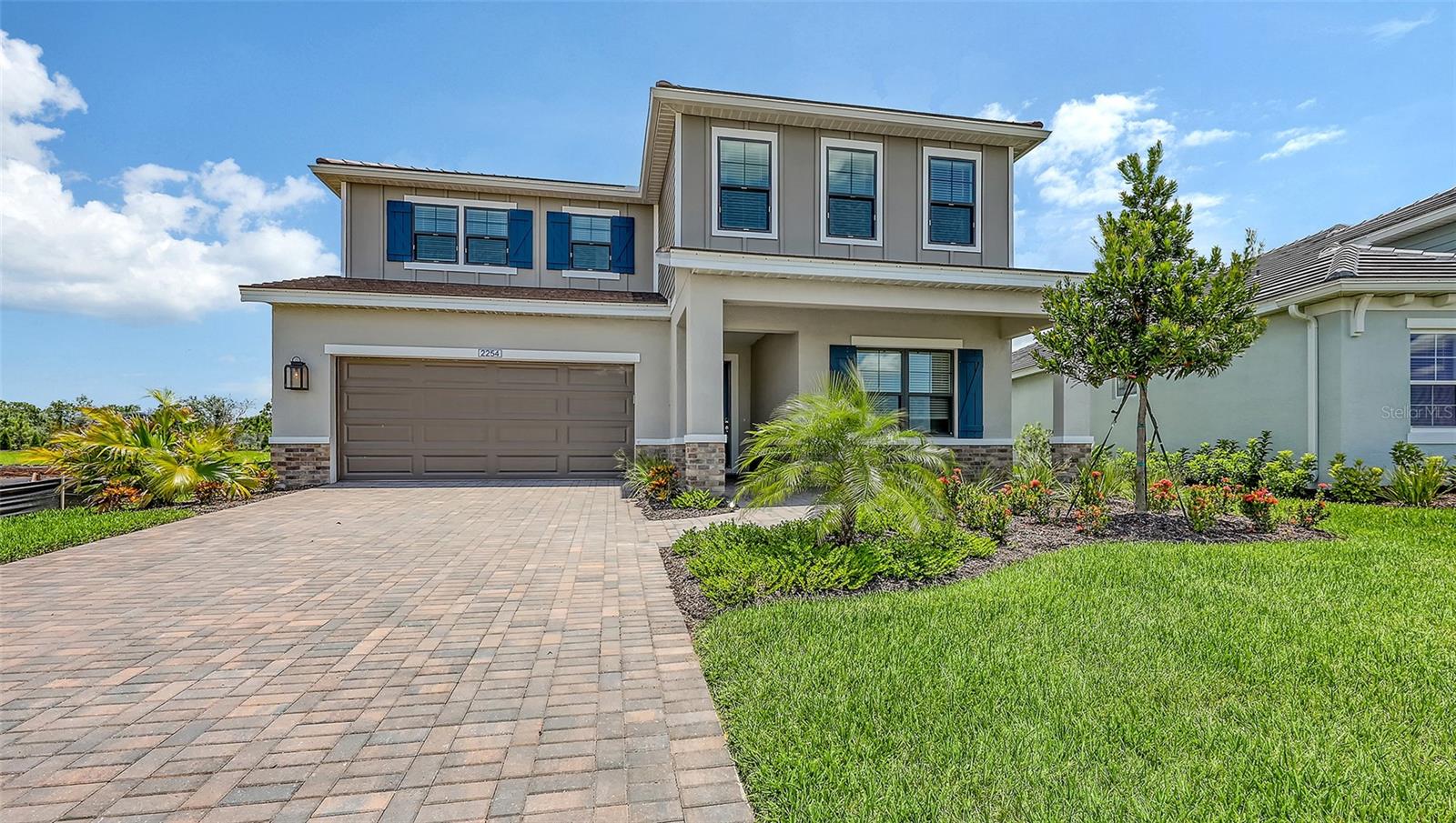 Image 3 of 54 For 2254 Lady Palm Loop