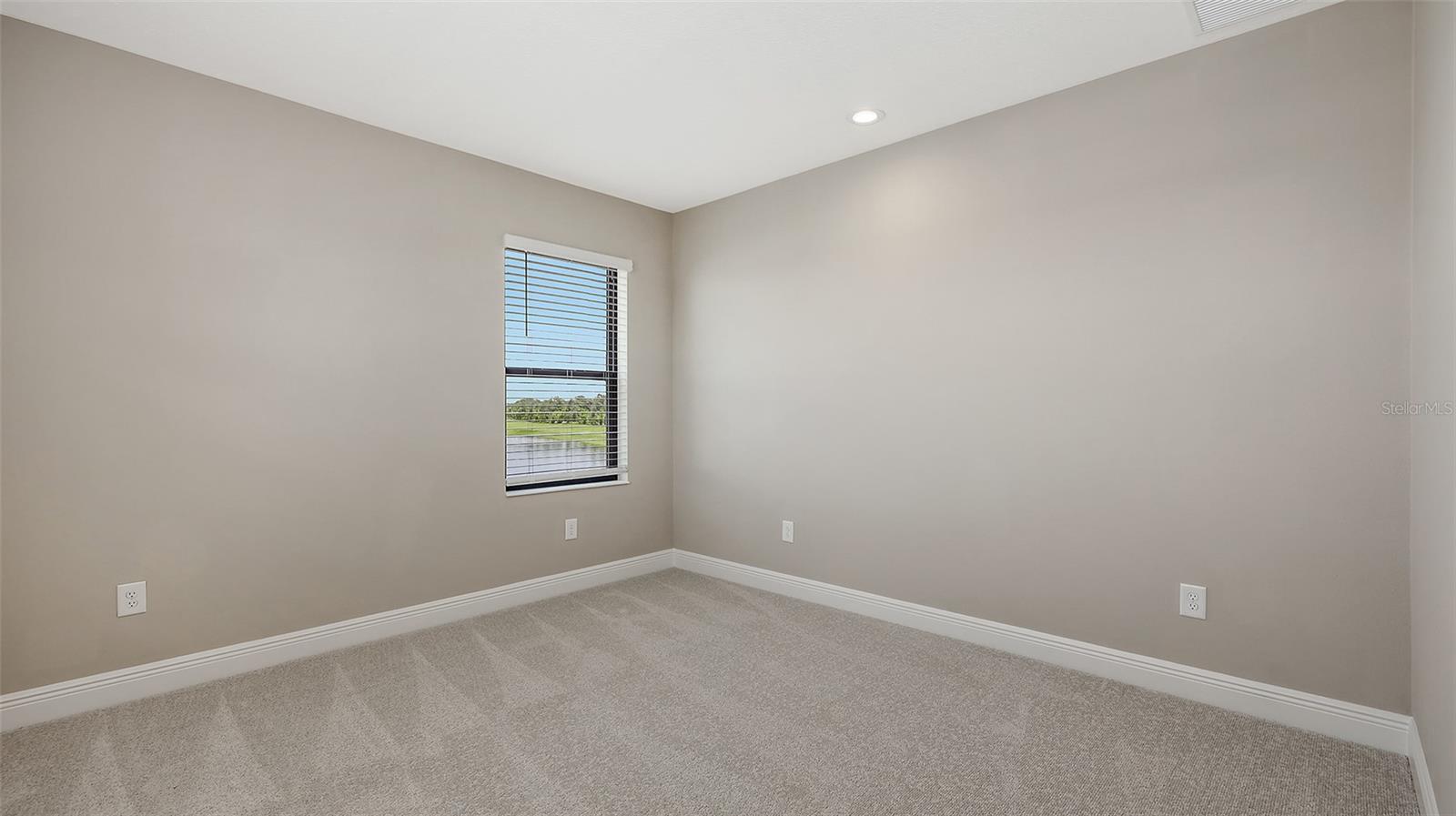 Image 34 of 54 For 2254 Lady Palm Loop