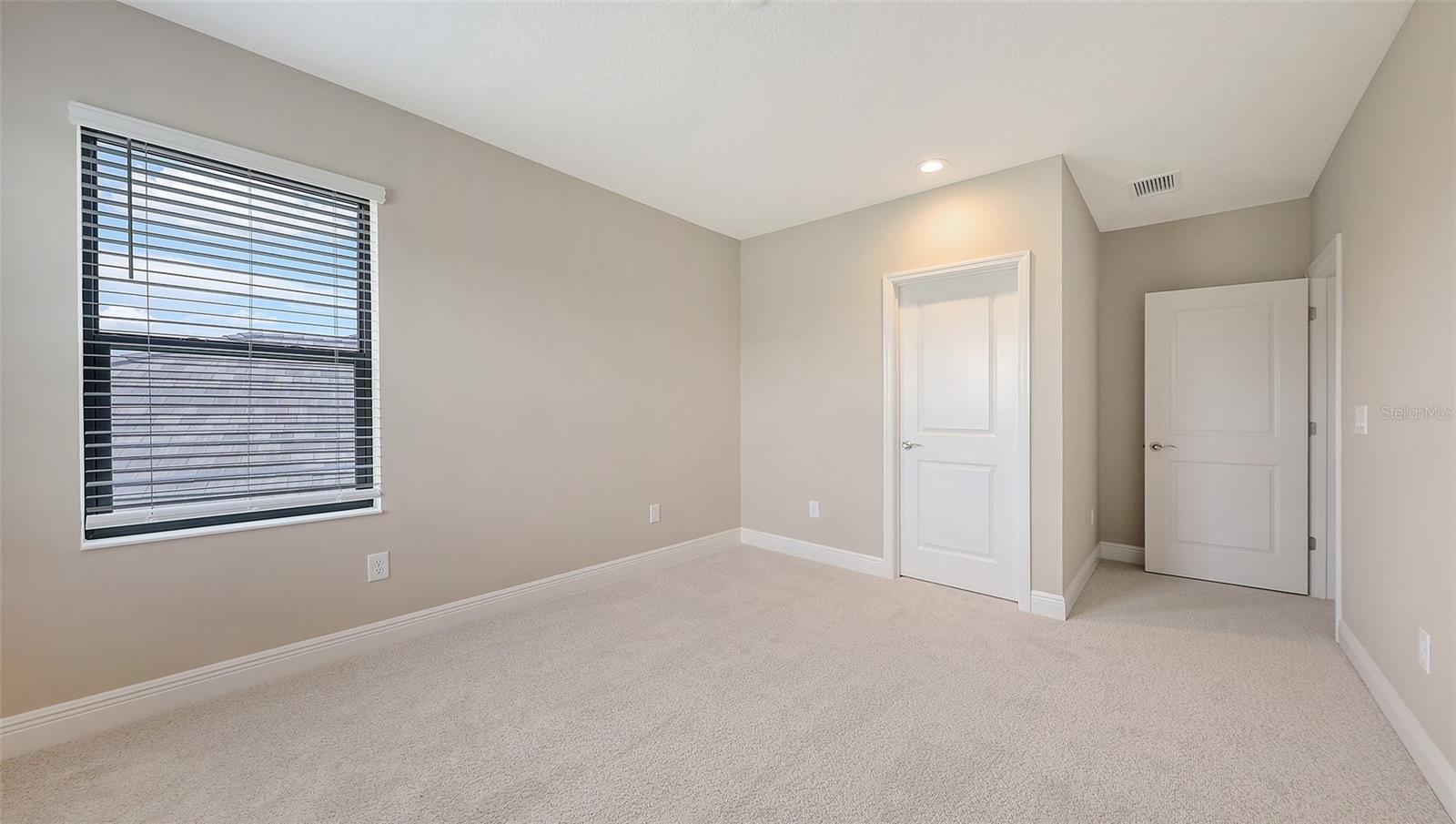 Image 41 of 54 For 2254 Lady Palm Loop