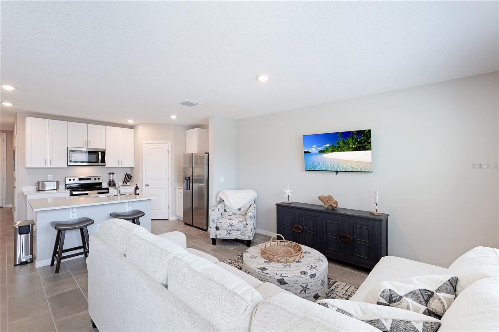 Image 13 of 27 For 17063 Coral Key Drive