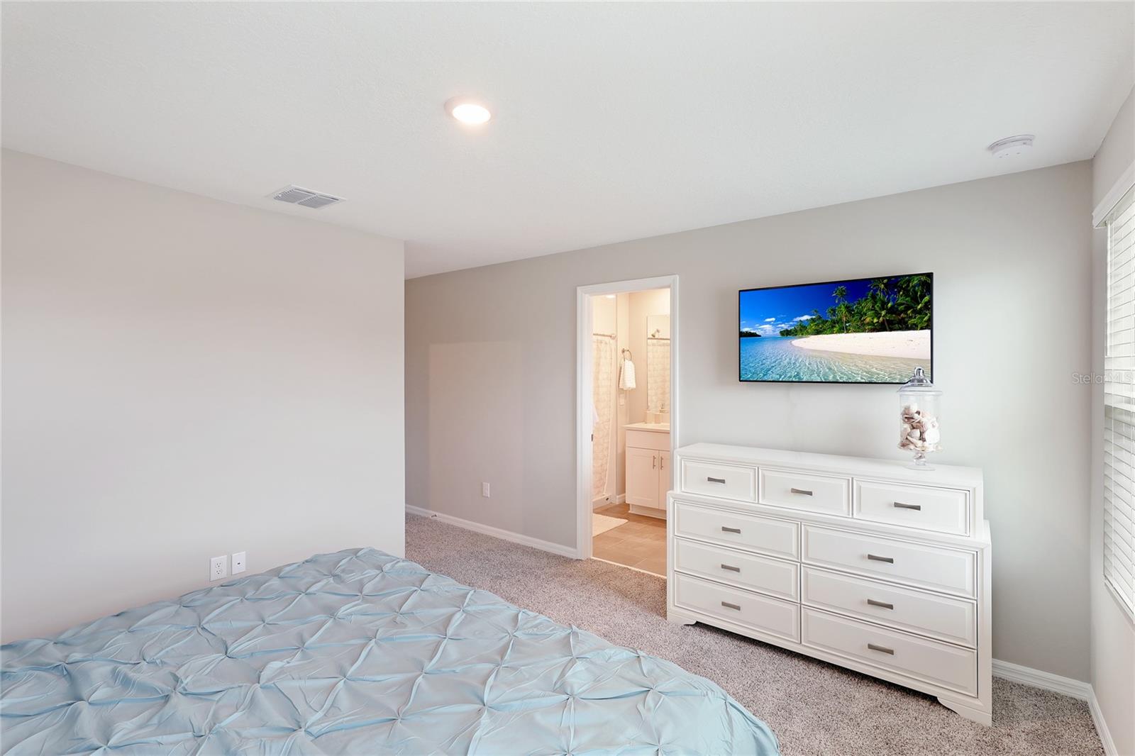 Image 16 of 27 For 17063 Coral Key Drive