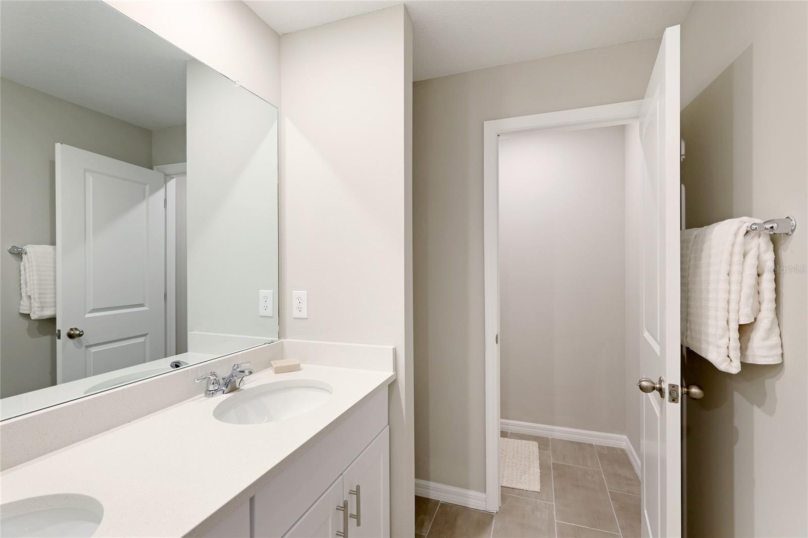 Image 19 of 27 For 17063 Coral Key Drive