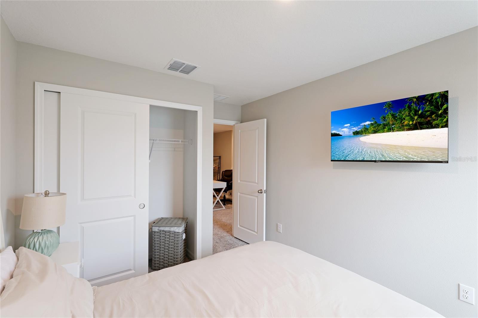 Image 20 of 27 For 17063 Coral Key Drive