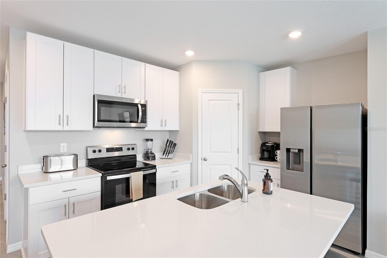 Image 4 of 27 For 17063 Coral Key Drive