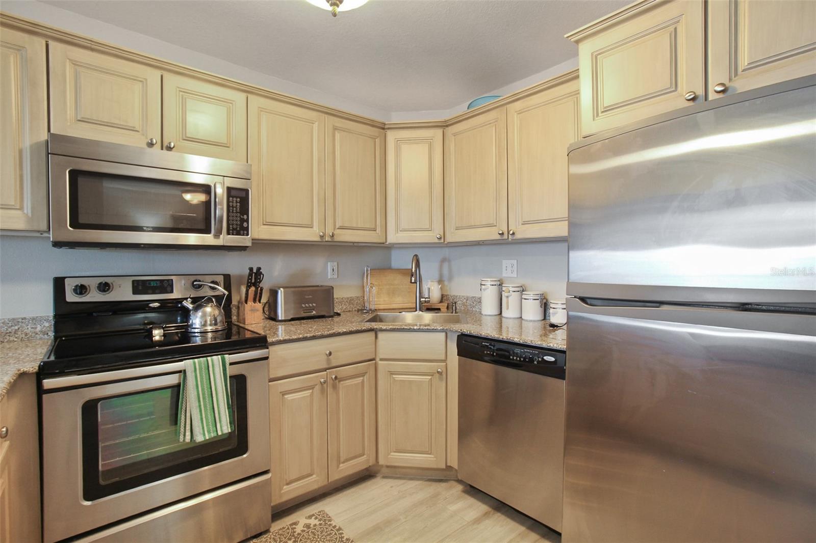 Image 5 of 46 For 1050 Longboat Club Road 702
